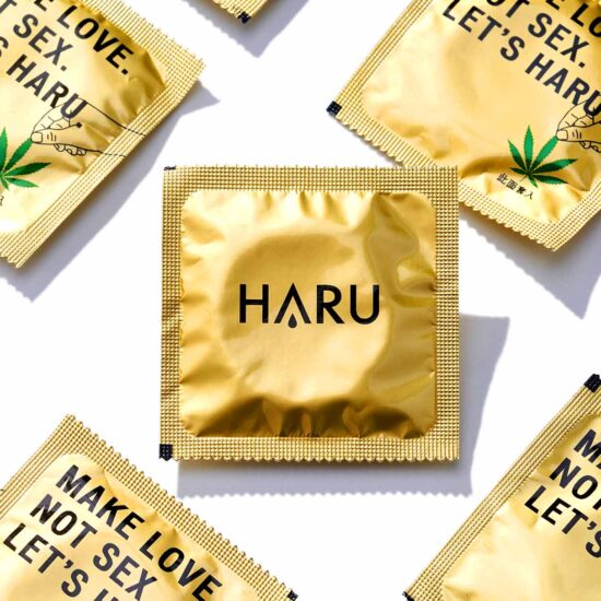 HARU熱感保險套，獨家添加大麻潤滑液，可搭配水溶性潤滑液一同使用